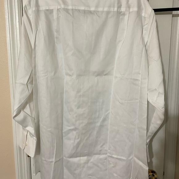 BRAND NEW NEVER WORN
GEOFFREY BEENE DRESS SHIRT
16.5 Neck 32/33 Sleeves - Picture 4 of 5